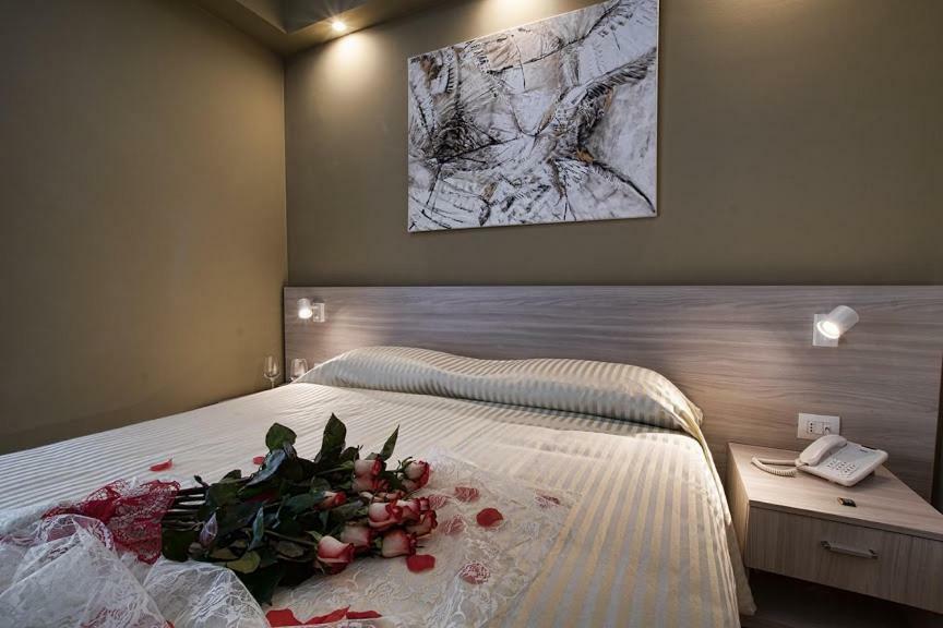 Hotel Scacciapensieri Nettuno Bagian luar foto